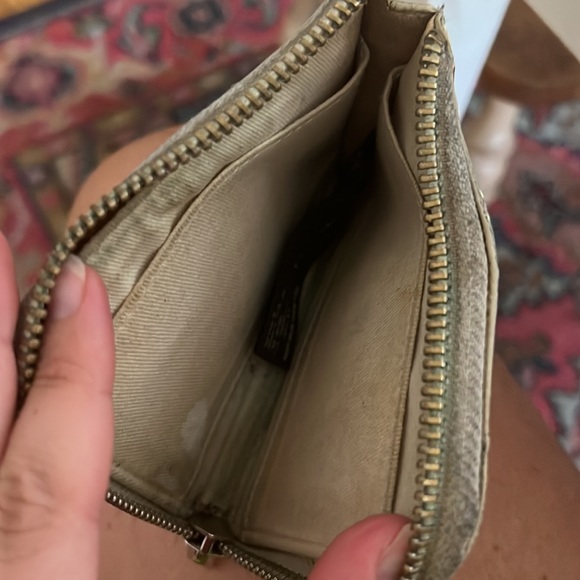 Urban Outfitters iridescent star zipper wallet - Picture 6 of 6